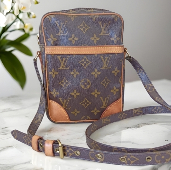 🔥 Louis Vuitton EUC✨️Danube Vintage Monogram Messenger Crossbody Bag - Picture 3 of 17